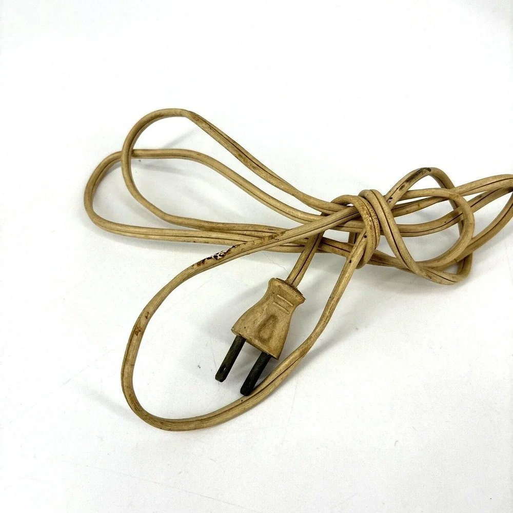 Vintage Underwriters Laboratories Portable TV Lamp Wooden‎ Ship Paper Sails